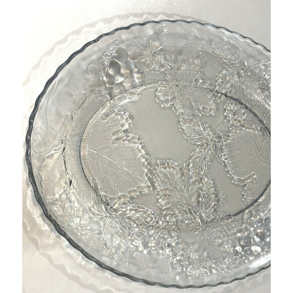 Vintage Oval Glass Serving Platter – Grape & Leaf Pattern – 18"x13.5" – Elegant - Picture 3 of 10